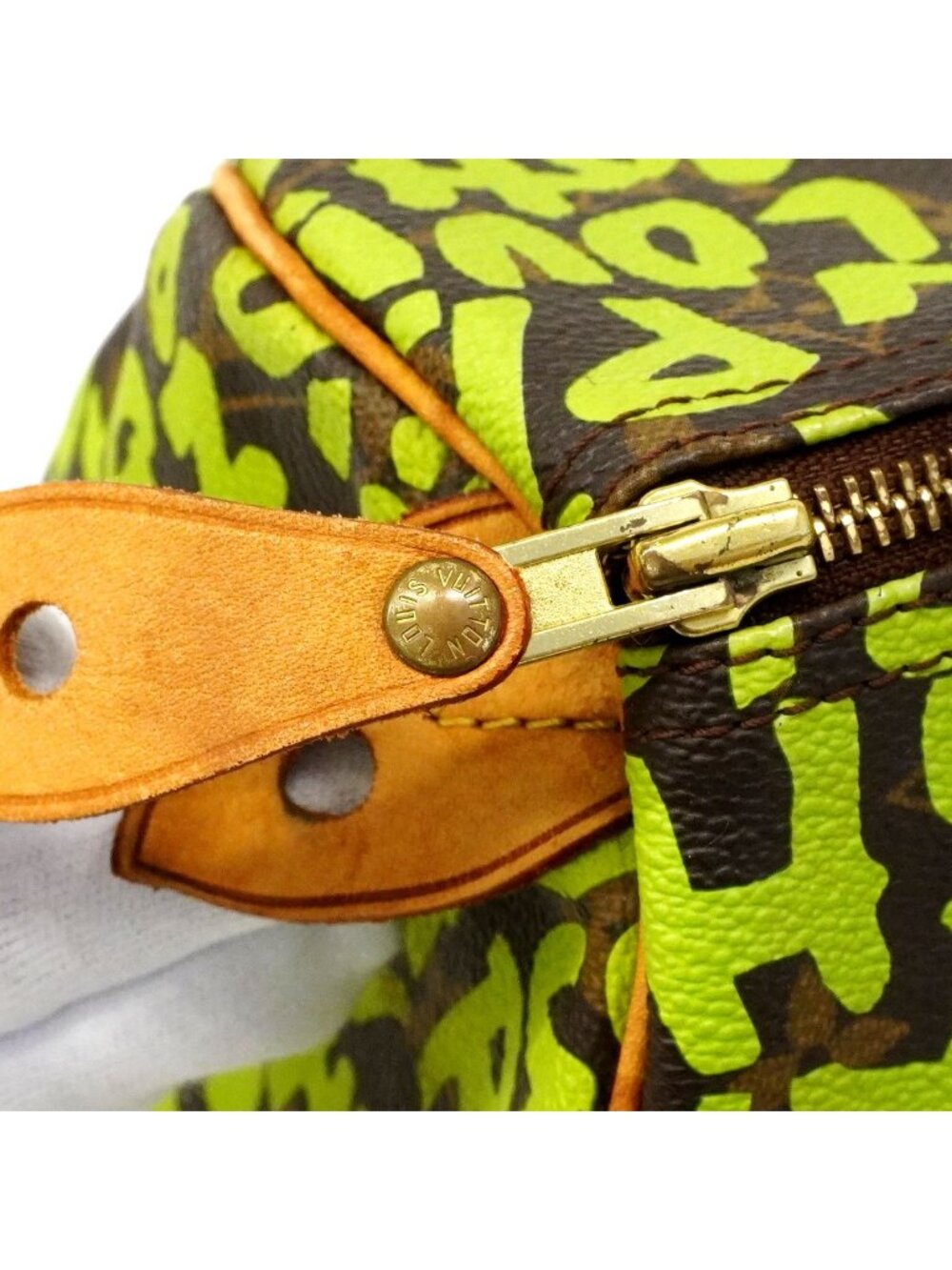 Louis Vuitton Handbag Monogram Graffiti Speedy 30 Vert - Picture 9 of 10